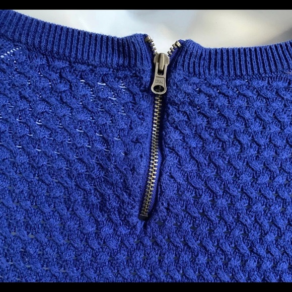 Beautiful Royal blue American Eagle Sweater. - Picture 2 of 5